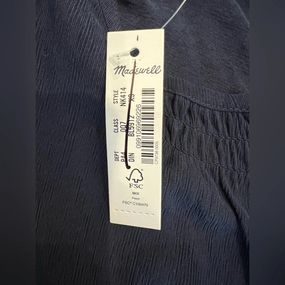 Madewell Cutout-Back Mini Dress 
Size xs
Pit to pit 20” - Picture 8 of 8